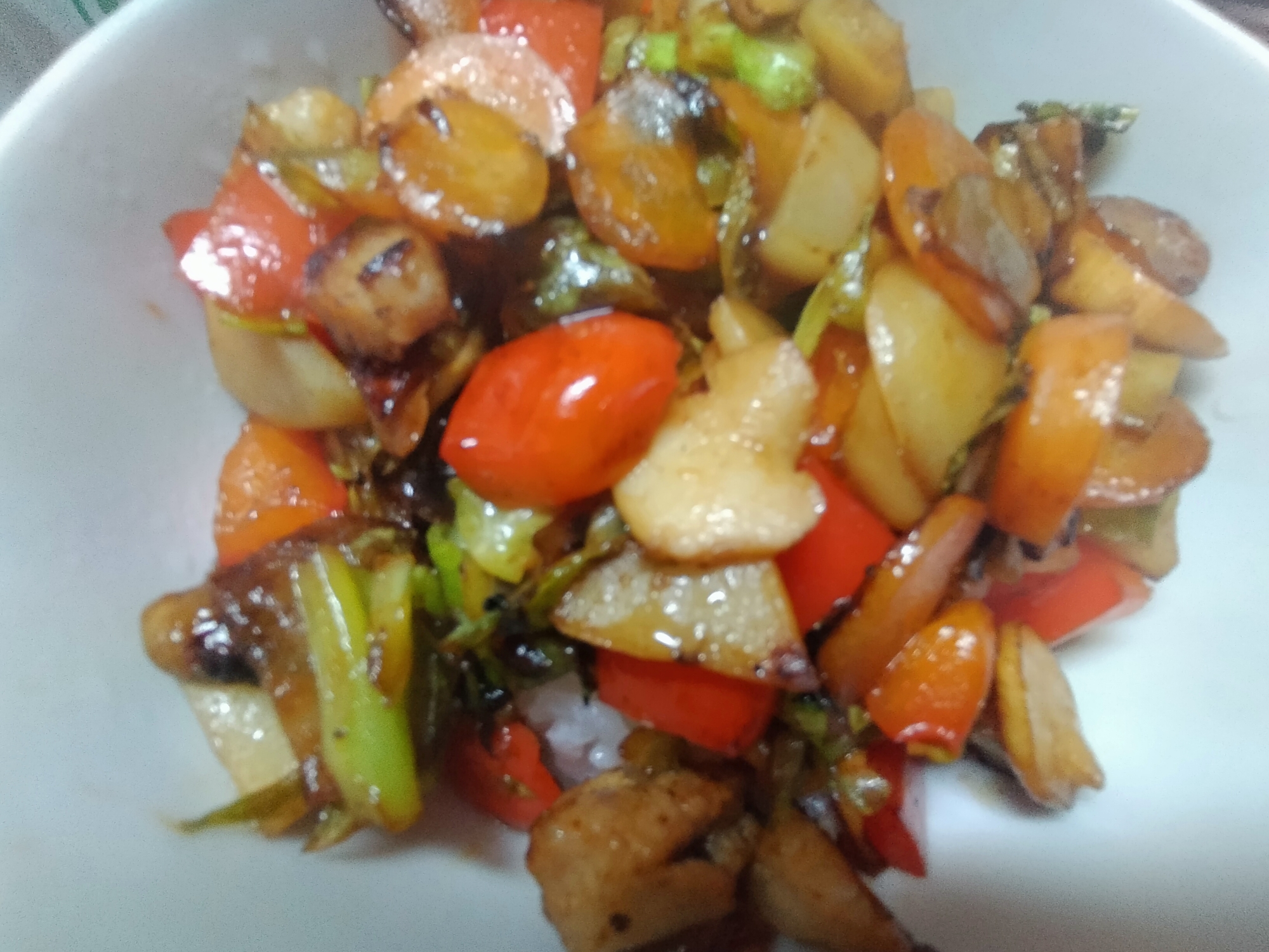 豚トロと野菜の焼肉のタレ炒め丼
