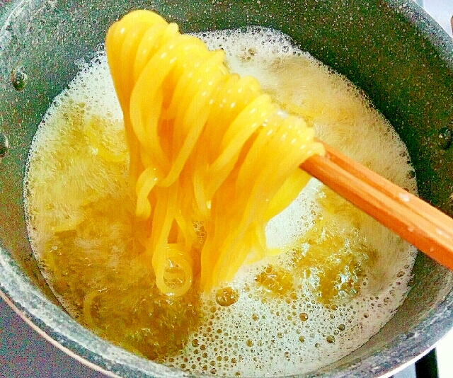 簡単 アッというまに 手作り中華麺 ラーメンの麺 レシピ 作り方 By キャロット キャンディ 楽天レシピ