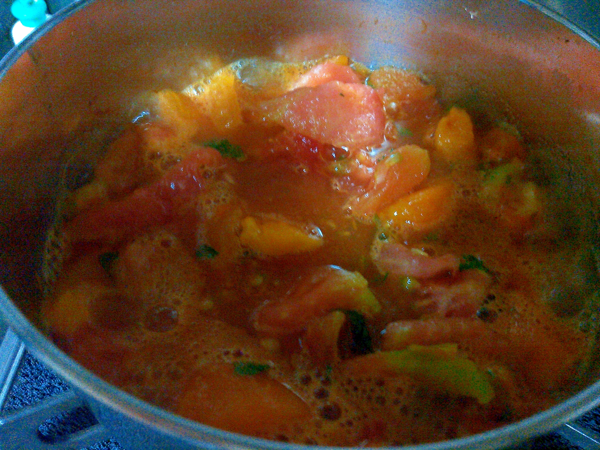 トマトとバジルのハーブソルトスープ