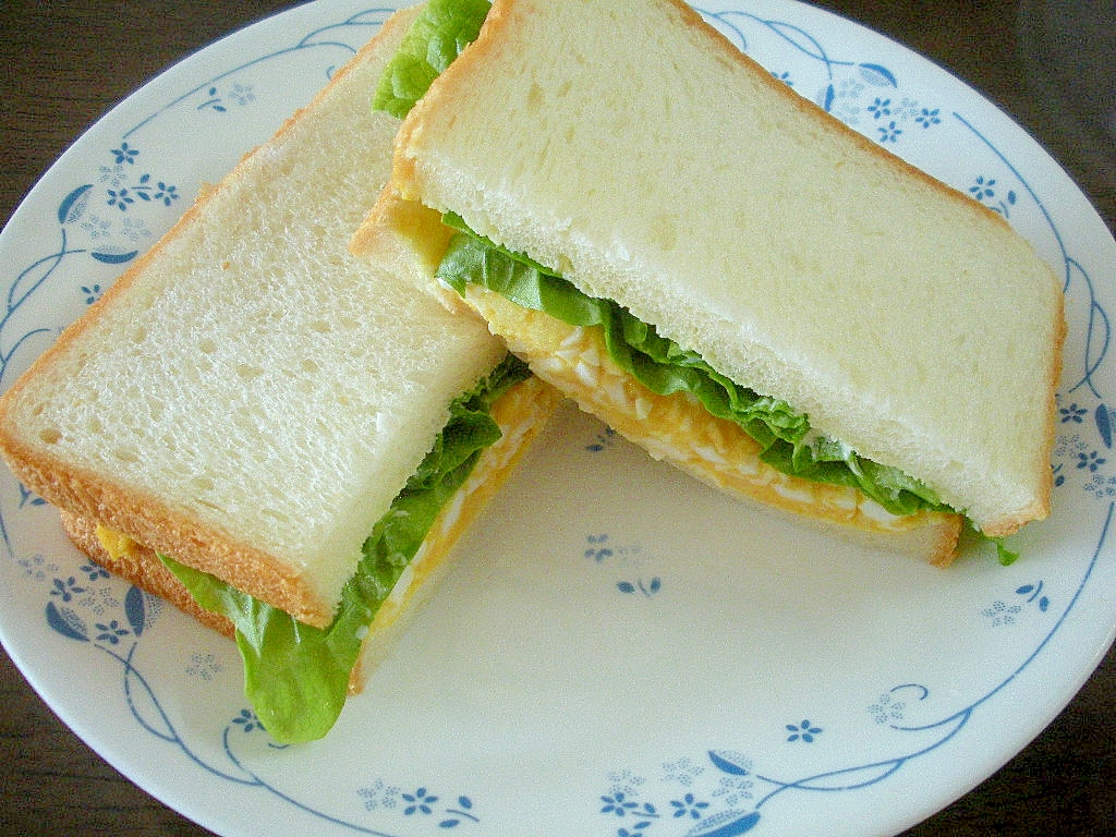 ☆ゆで卵とサンチュのサンドイッチ☆