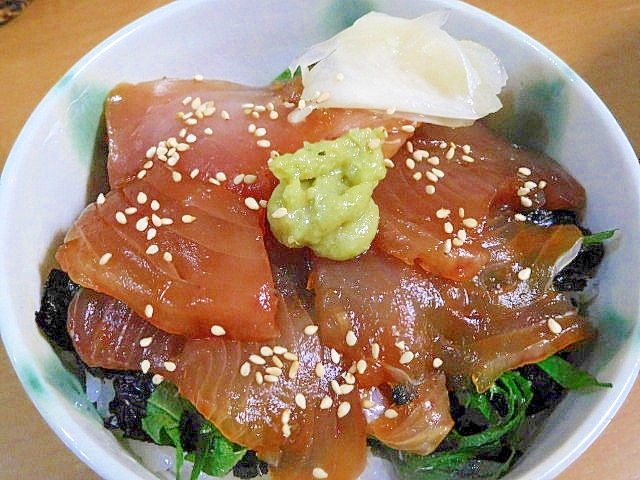 切り落としのマグロを使って。美味いマグロ丼