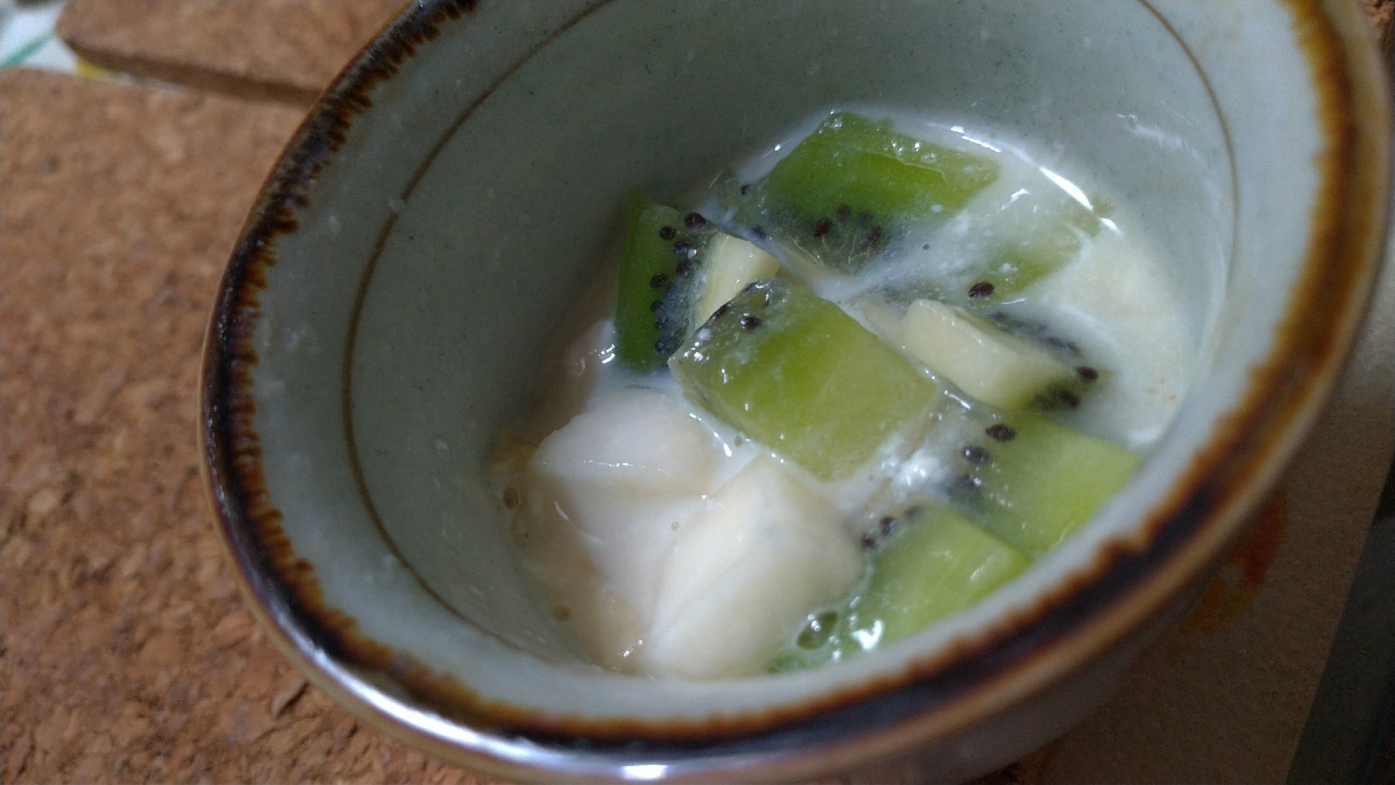 マクワウリとキウイの豆乳とヨーグルト