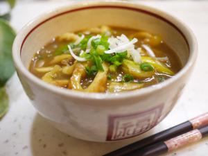 ◎ぱぱっと簡単♪残りカレーで和風カレーうどん