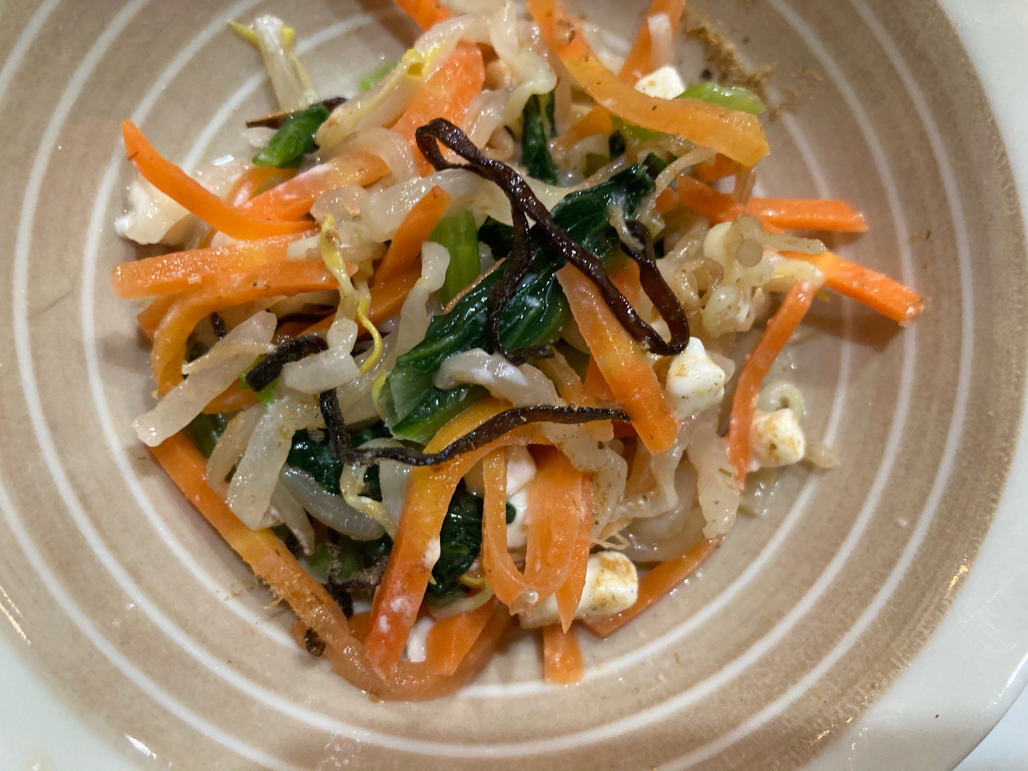 もやしと人参と小松菜のおかかチーズ昆布和え