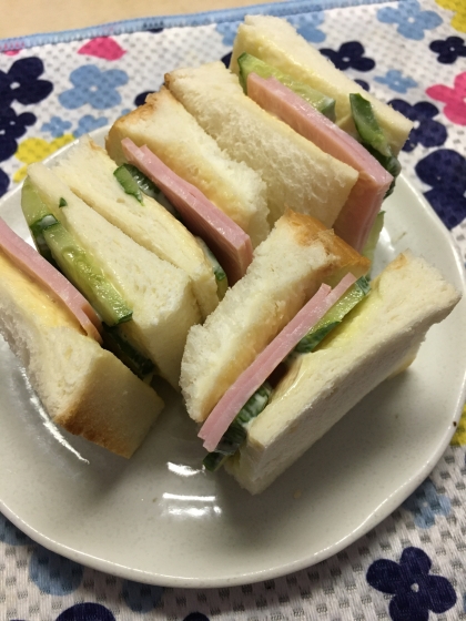 からしマヨdeハム きゅうりサンドイッチ レシピ 作り方 By Tactac 楽天レシピ
