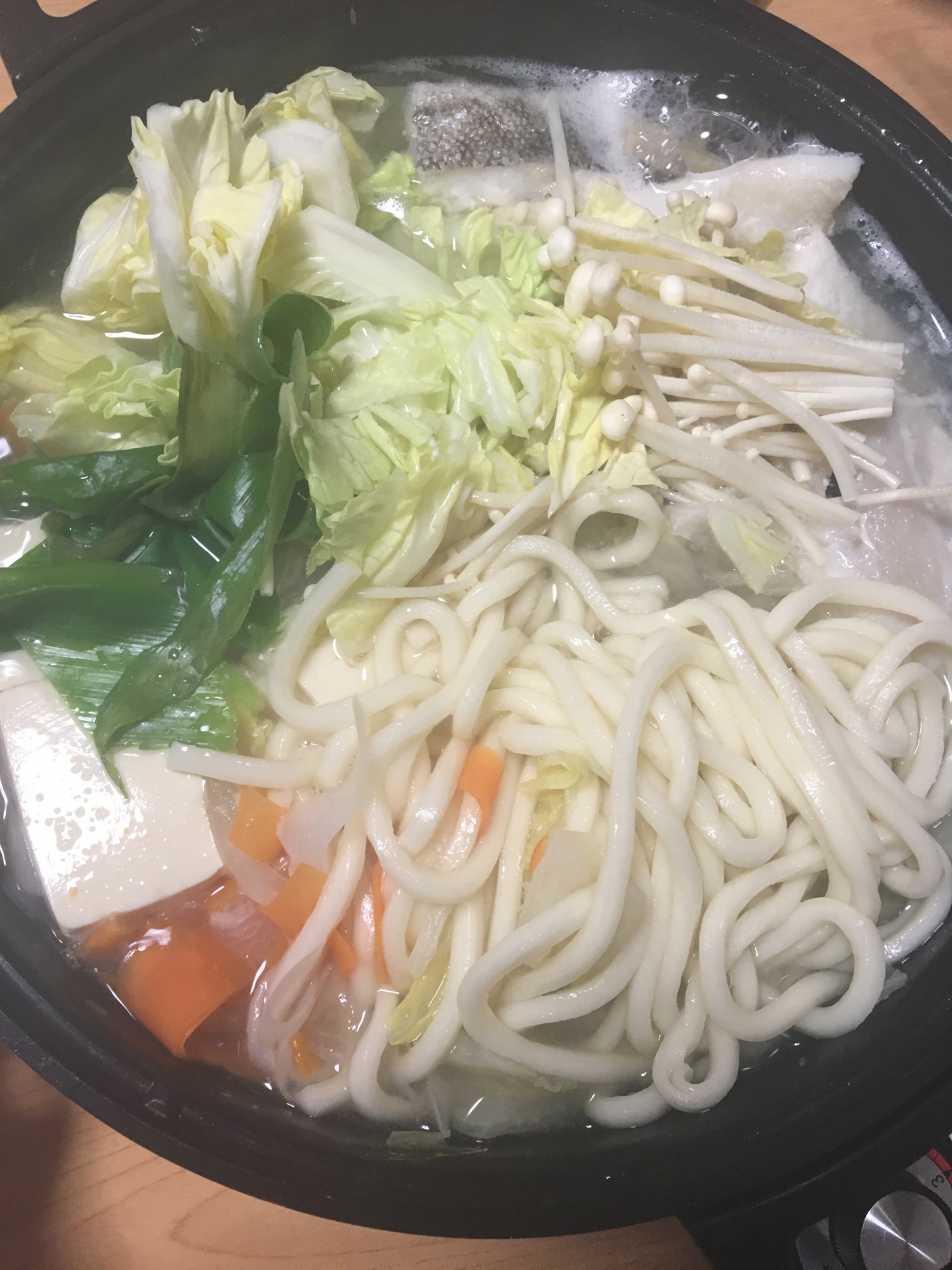 ポン酢で食べる✨うどん入り✨タラ鍋(^ ^)