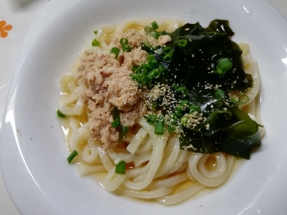 簡単おいしい☆ツナとわかめの冷やしうどん♪