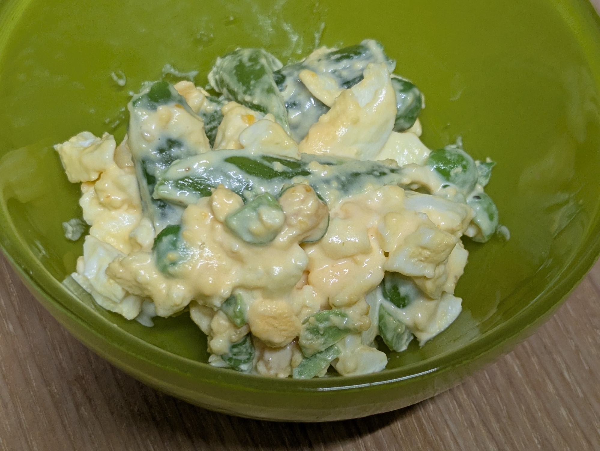 スナップエンドウと卵サラダ