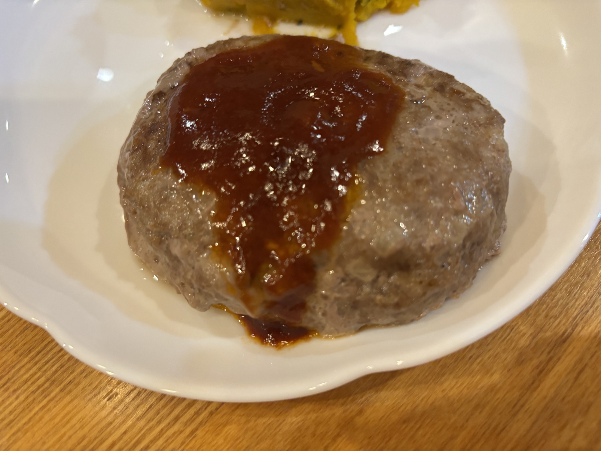 国産チーズ入りハンバーグ