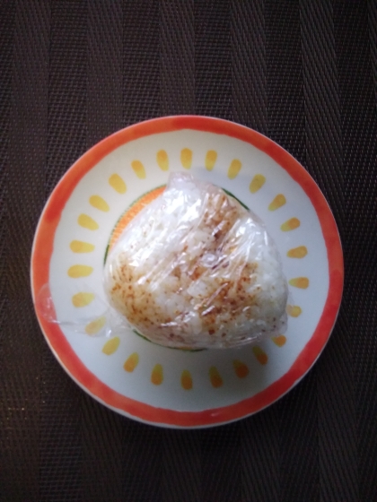 ふりかけおにぎりと味噌スープの夜食