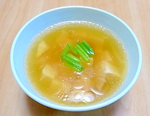 ゆで豚の煮汁で豆腐スープ