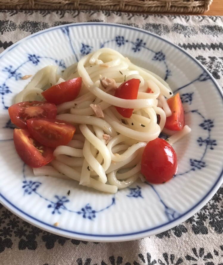 ミニトマトとツナの焼うどん