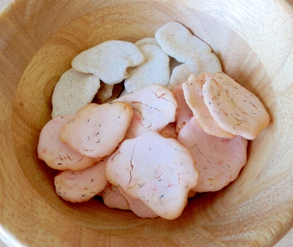 止まらない美味しさ!片栗粉で簡単海老せんべい