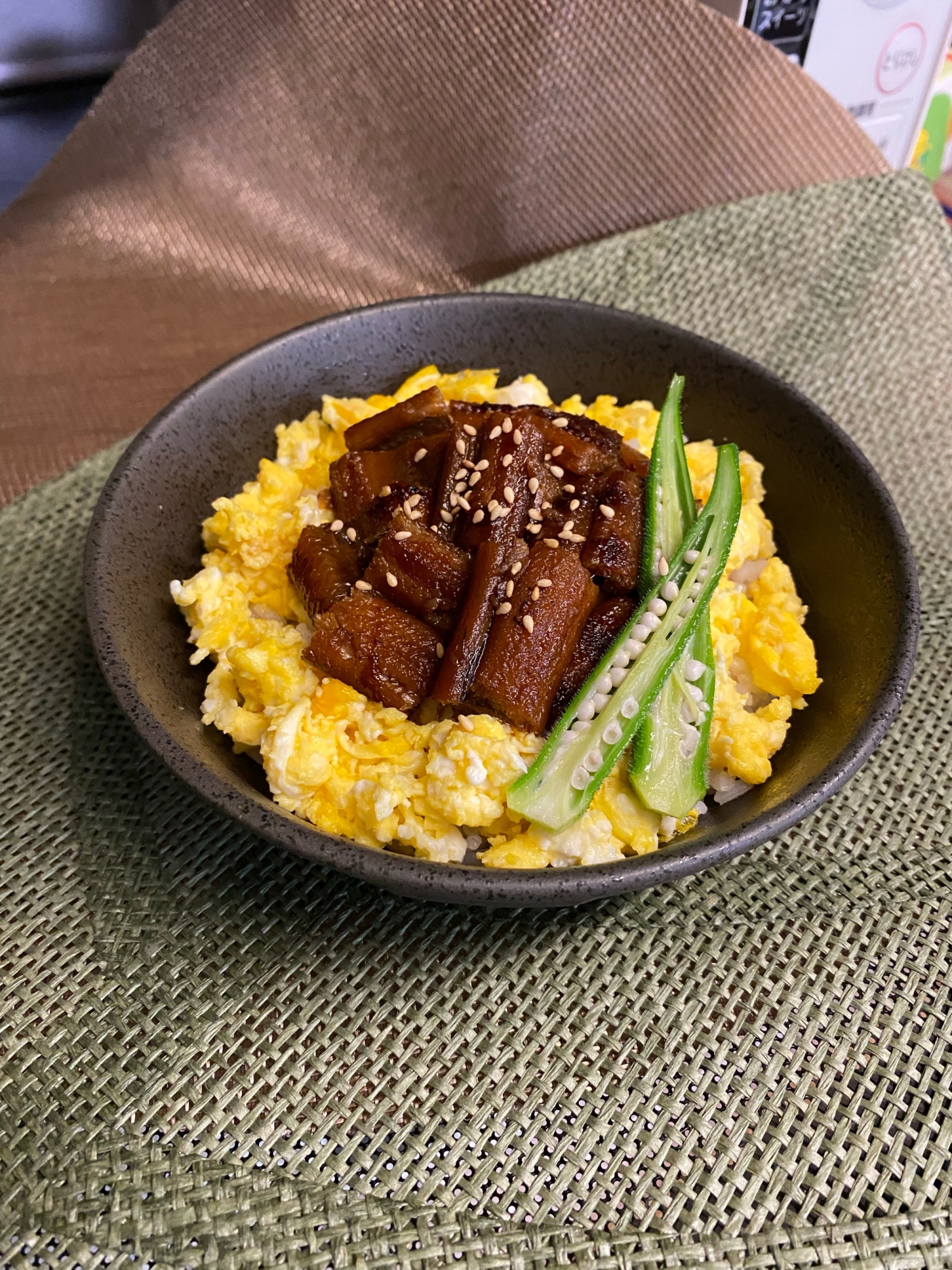 鰻に負けない❣️穴子と炒り卵の丼