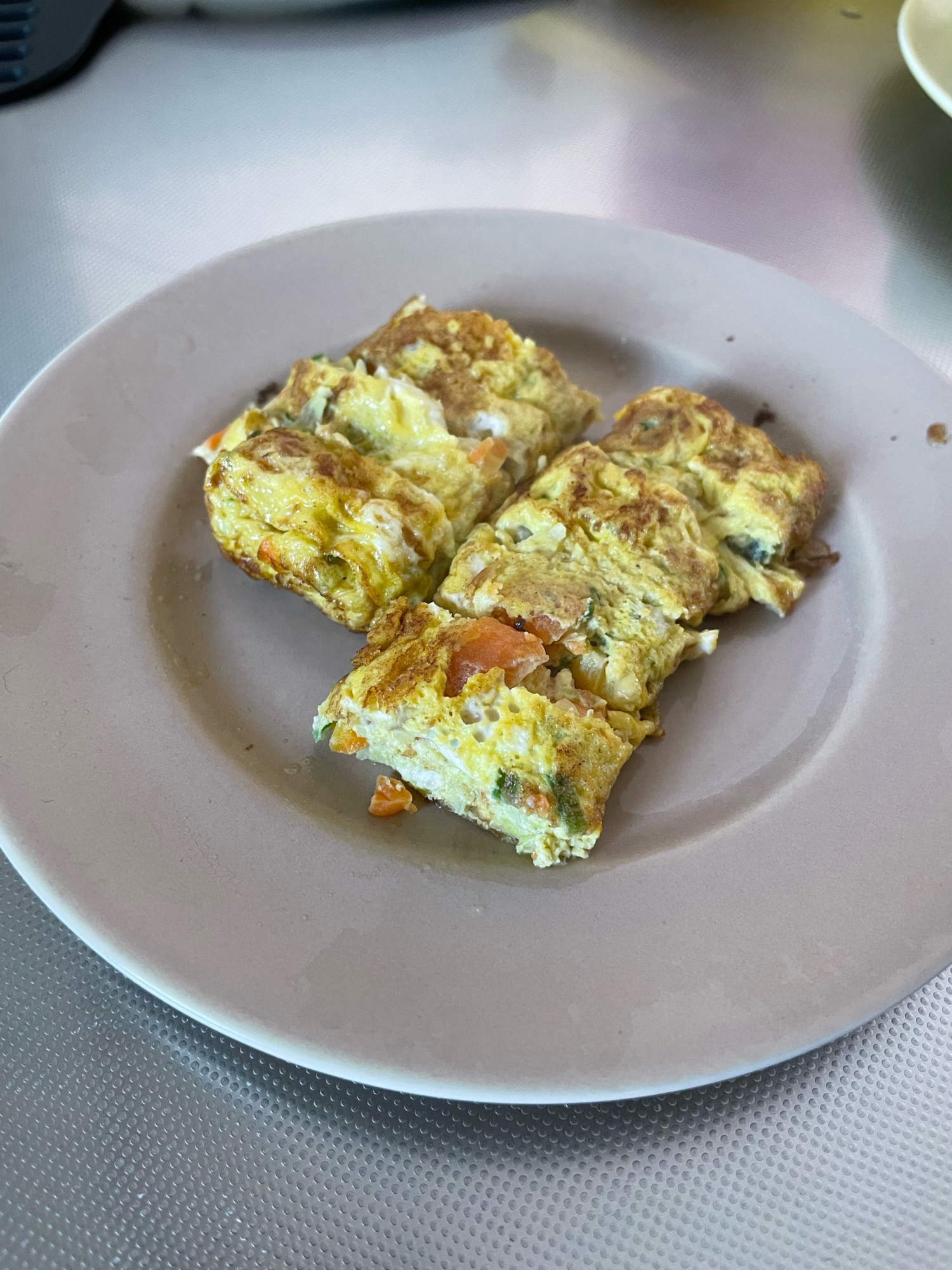 【離乳食】野菜たっぷり調味料不使用の卵焼き