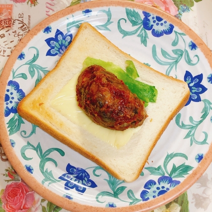ハンバーグたまごサンドイッチ