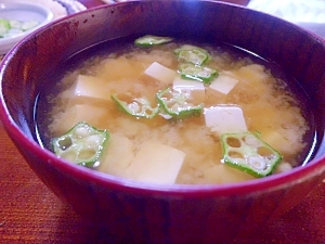 豆腐とエノキタケ＆オクラの味噌汁