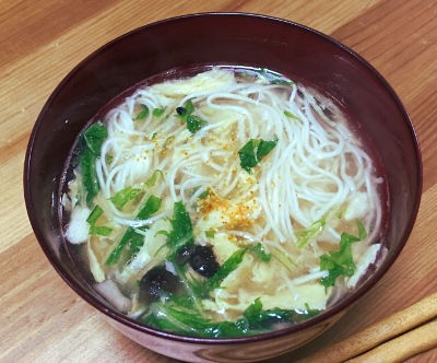 肌寒い日の朝ごはんにさっと作れて重宝しています。しみじみとやさしいおいしさですね＾＾　また作りたいと思います、ごちそうさまでした♪