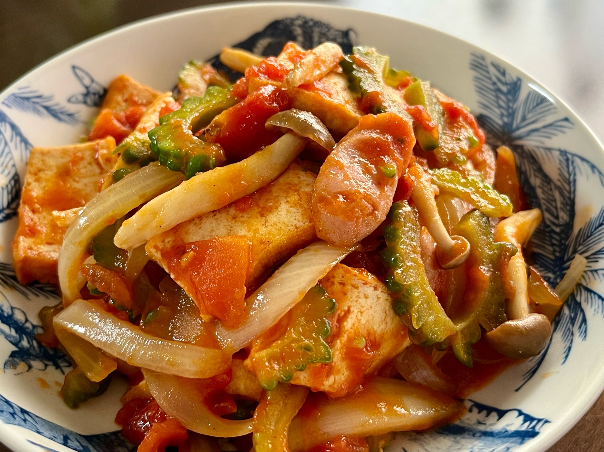 【夏の旬味】ゴーヤと厚揚げのトマト炒め