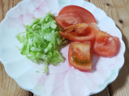 キャベツとトマトのサラダ