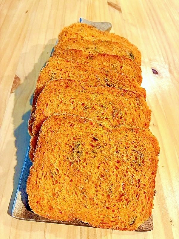 白神こだま酵母＊HBでバジルとトマトの食パン