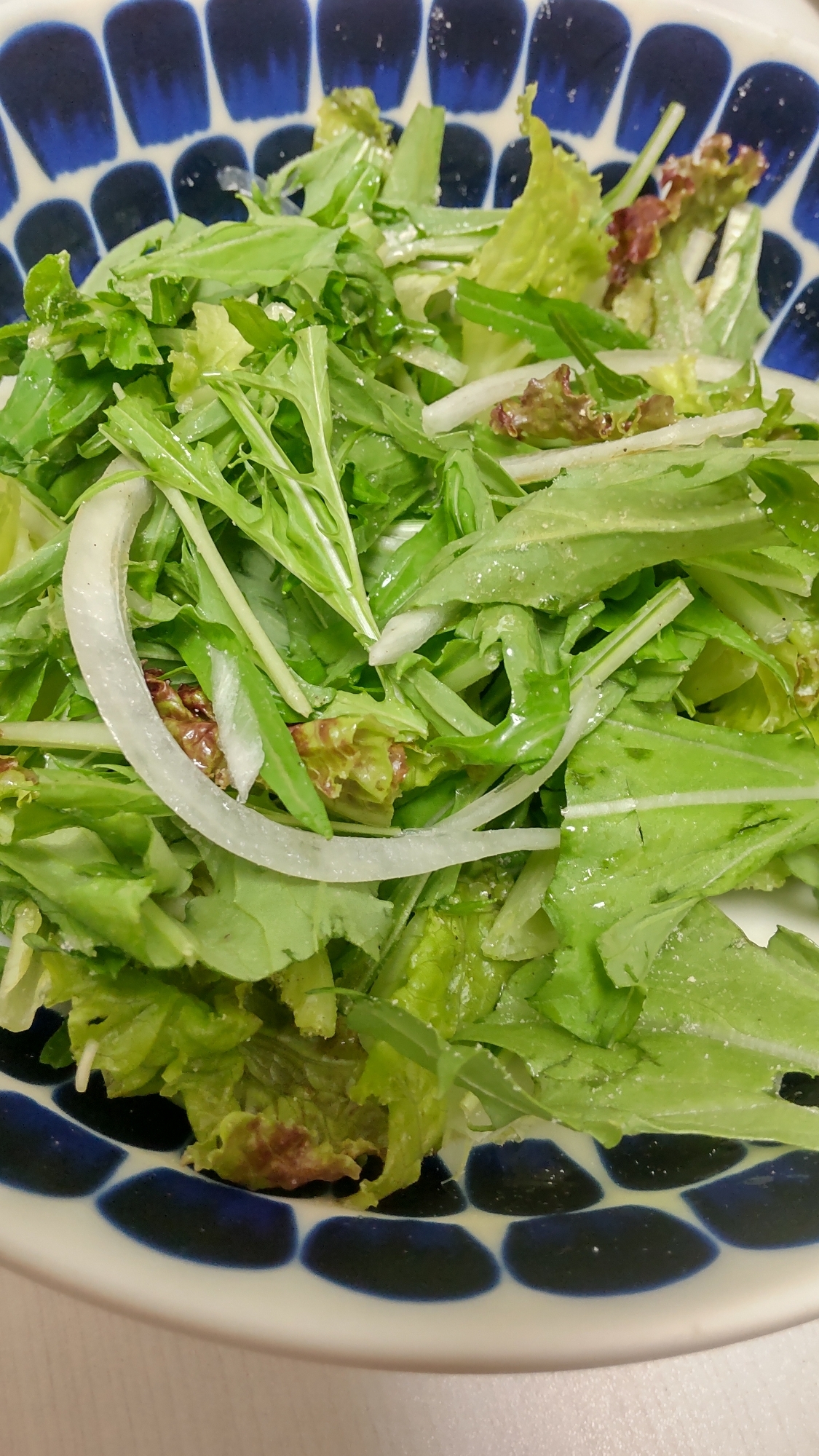 水菜とレタスと玉ねぎのナムル風サラダ☆