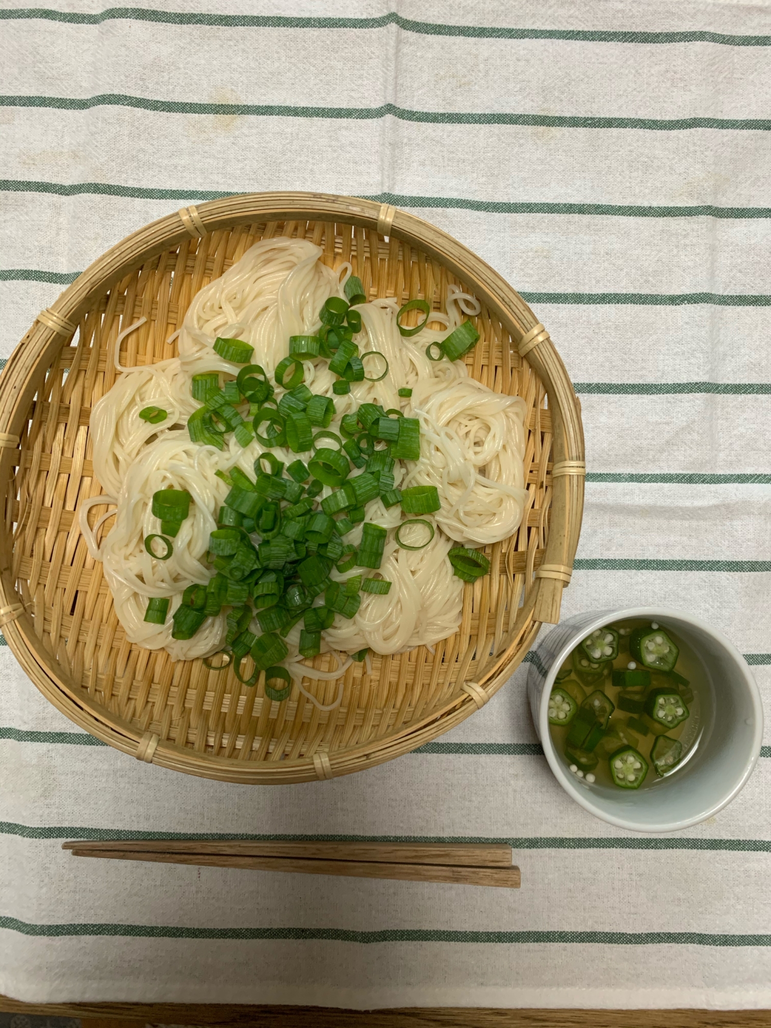 オクラのだしそうめん