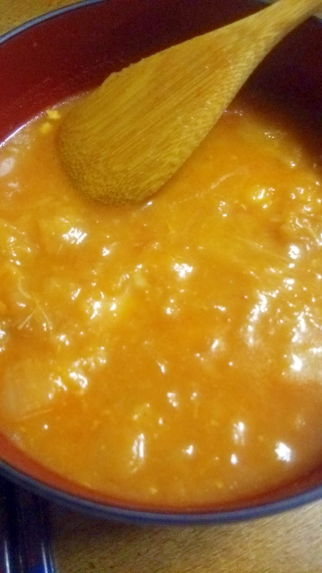 くたっと冷凍玉ねぎ入り、こっくりトマトスープ