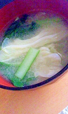 小松菜とキャベツの味噌汁