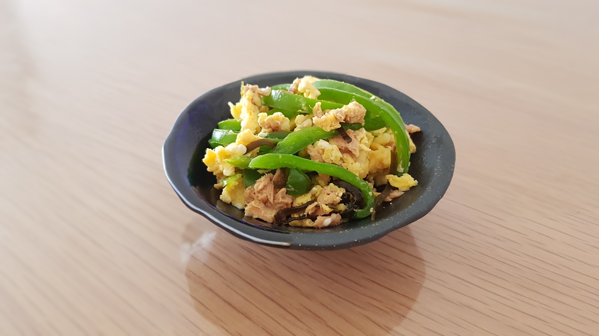 塩昆布が味の決め手!ピーマンとツナのめんつゆ炒め