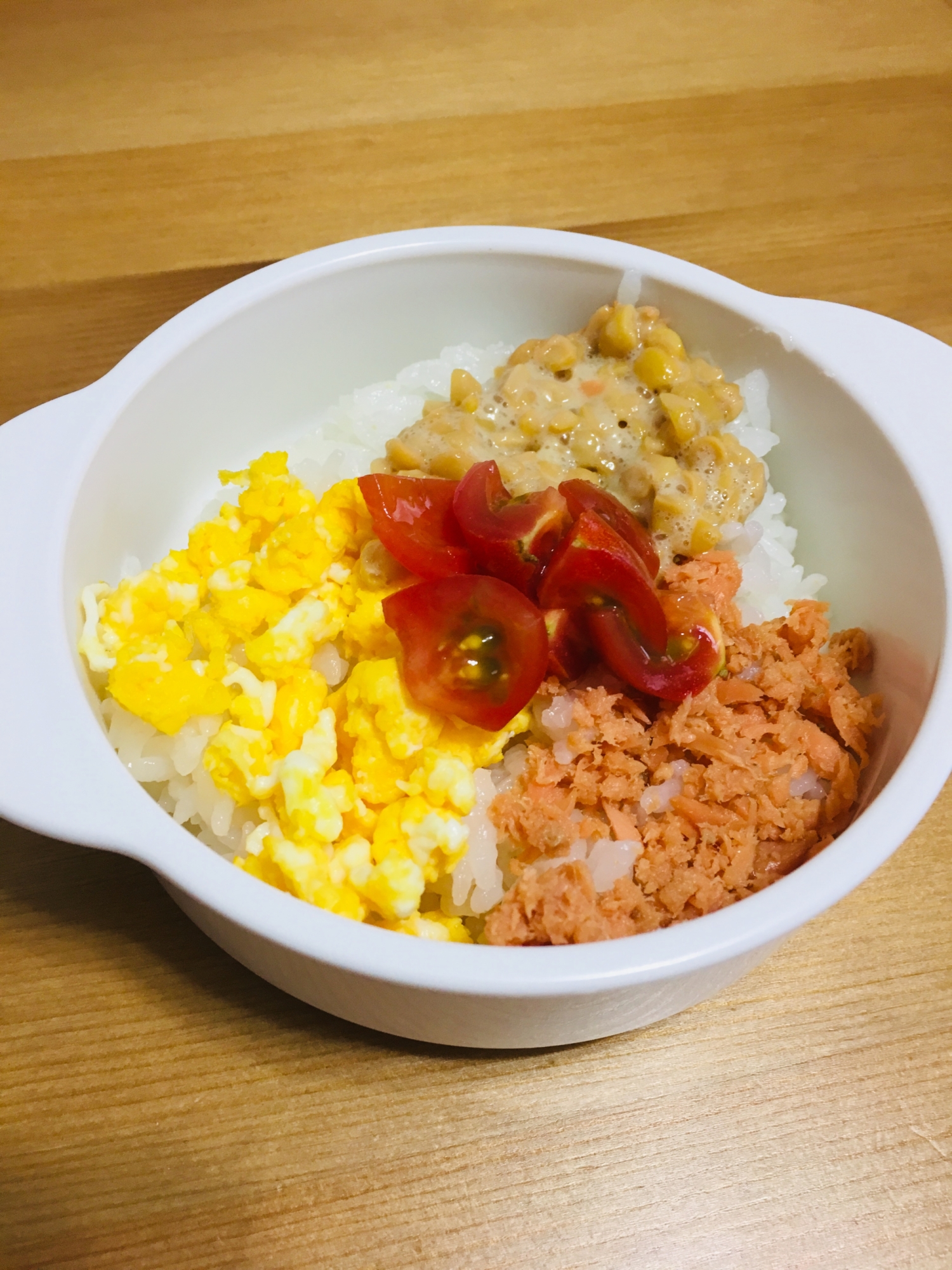 ２歳の朝ごはん☆四色丼