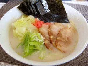 ラーメン好きなので皆さんのレシピ参考に作っています♪キャベツ入り好きよ～野菜が入るとボリュームも出てお腹も満腹～美味しいね(^-^)