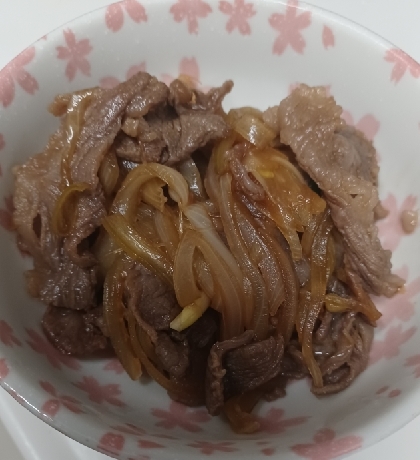 牛肉とたまねぎの甘辛炒め