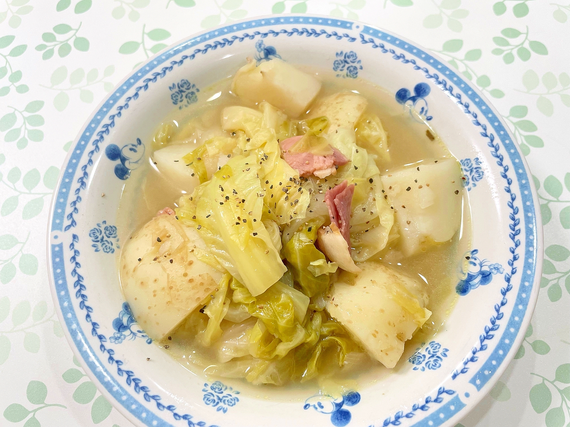 新じゃがとキャベツのスープ煮