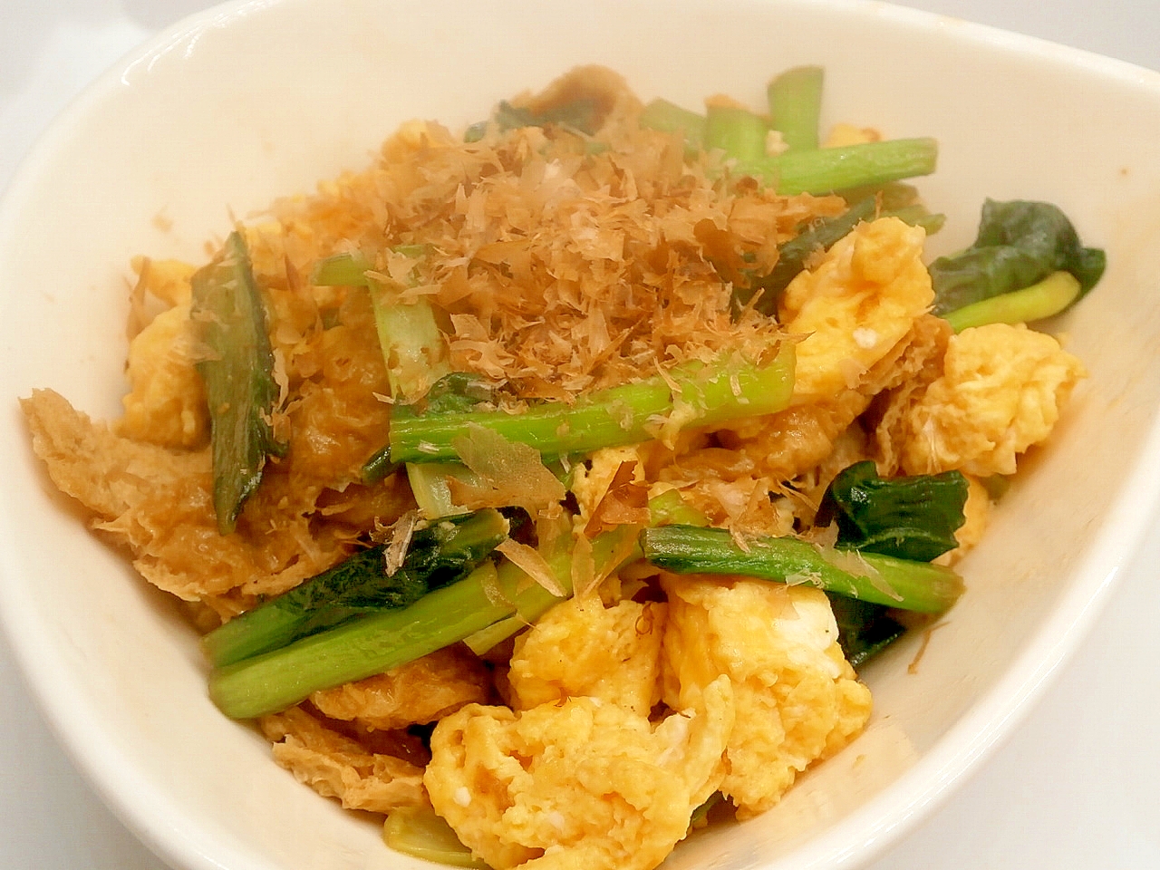 小松菜と油揚げと卵の炒め物