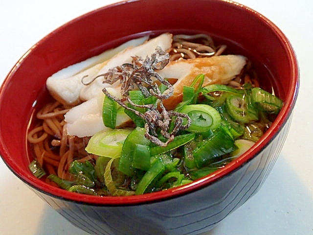 竹輪と葱と塩昆布のあったかお蕎麦