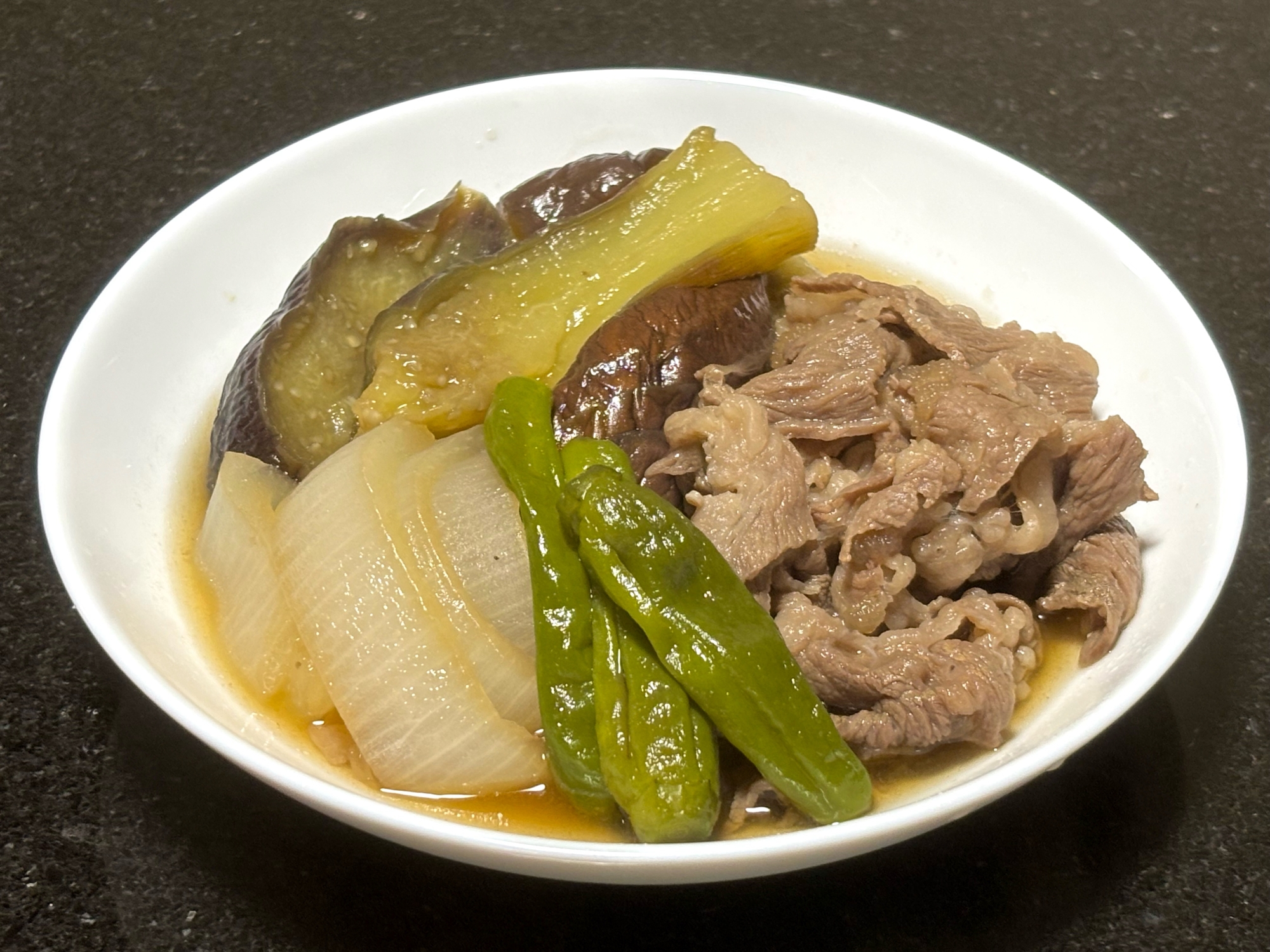 牛肉と野菜の煮物