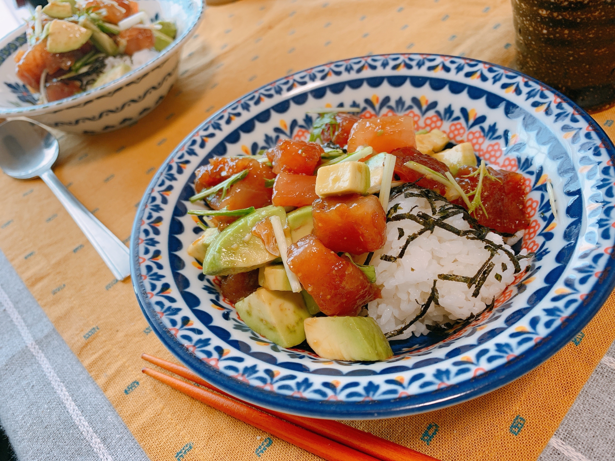 カフェめし気分♪アボカドとまぐろの漬け丼