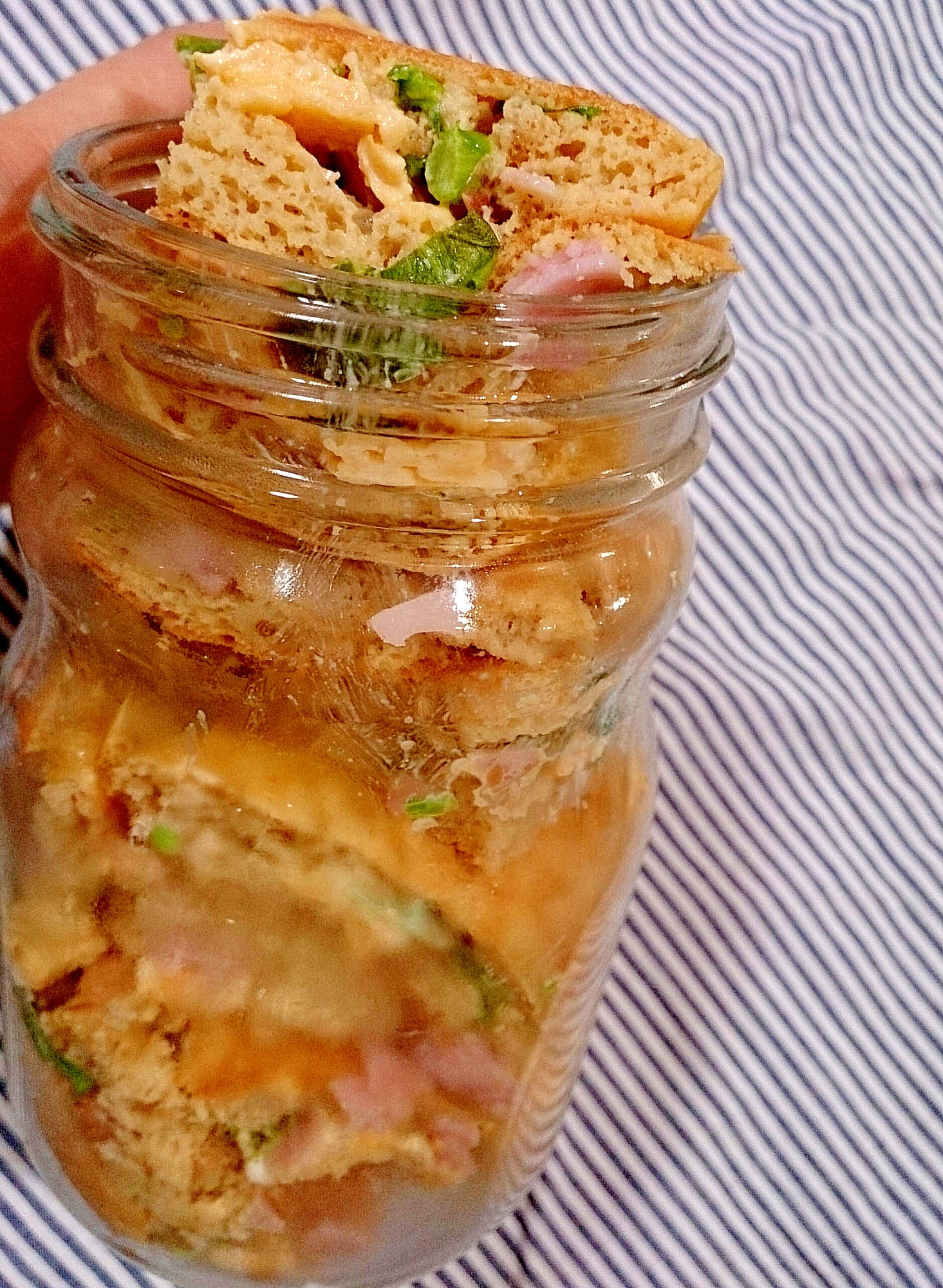メイソンジャー 菜花とハムたまごのパンケーキサンド