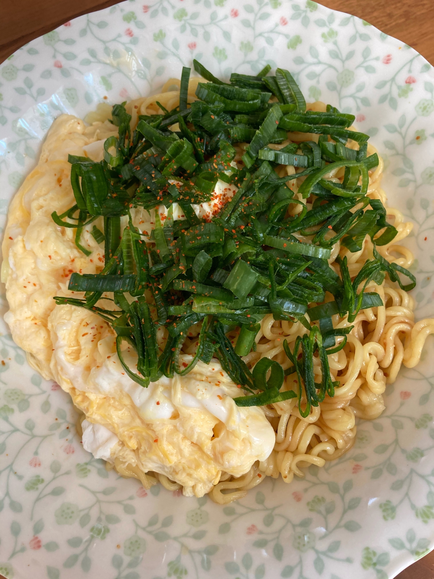 インスタントラーメンで汁なし味噌バターラーメン