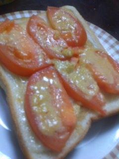 パンがサクッ
トマトがジュワ～っと、とても美味しかったです(^o^)ごちそうさまでした。