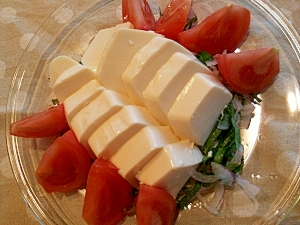 大葉と玉ねぎの豆腐サラダ