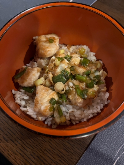 メカジキの甘辛ガーリックソテー丼