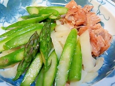 鮭の中骨缶とアスパラとジャガイモのさっと煮