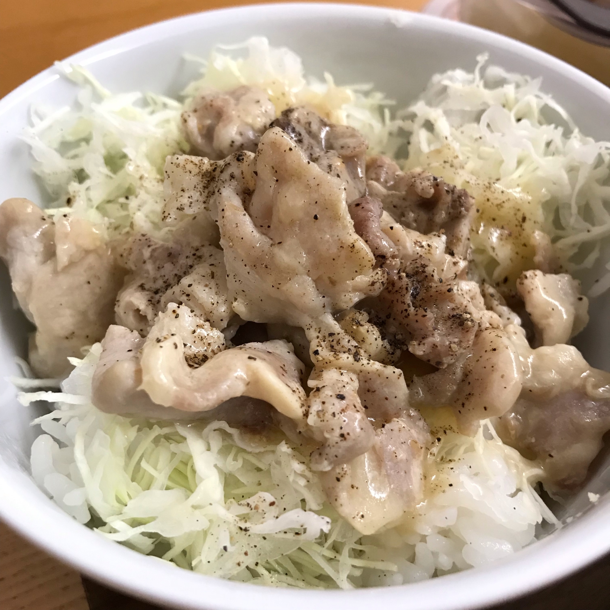 塩ダレ豚キャベツ丼