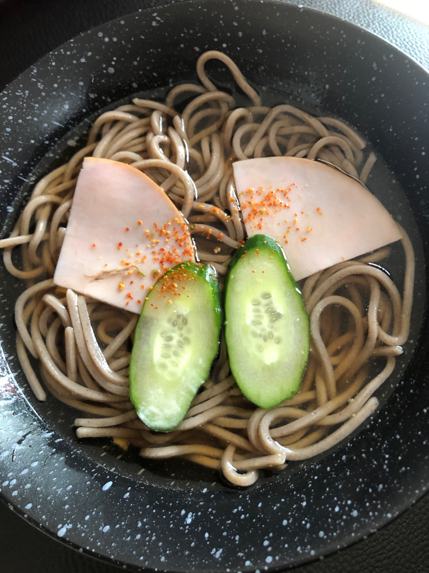 夜食に！ハムきゅうり蕎麦