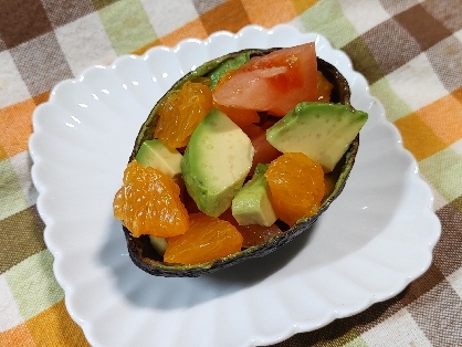 アボカドのトマトぽんかん詰め