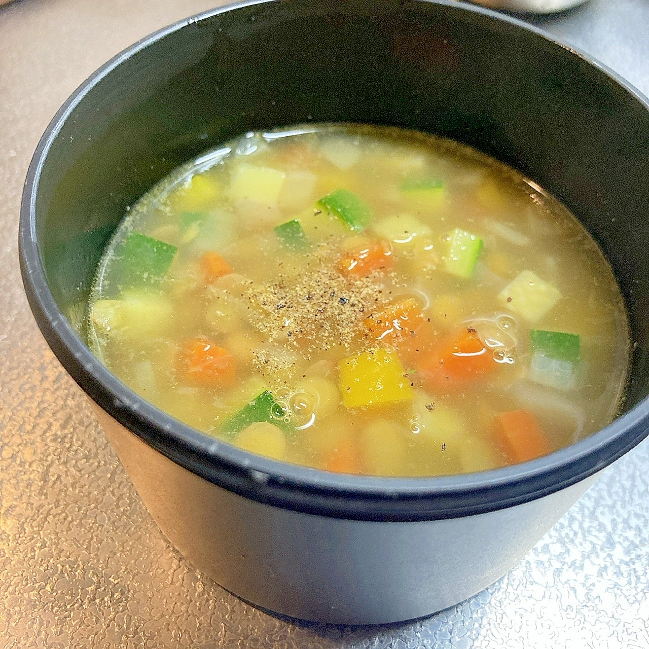 つぶつぶ☆レンズ豆と野菜のスープ