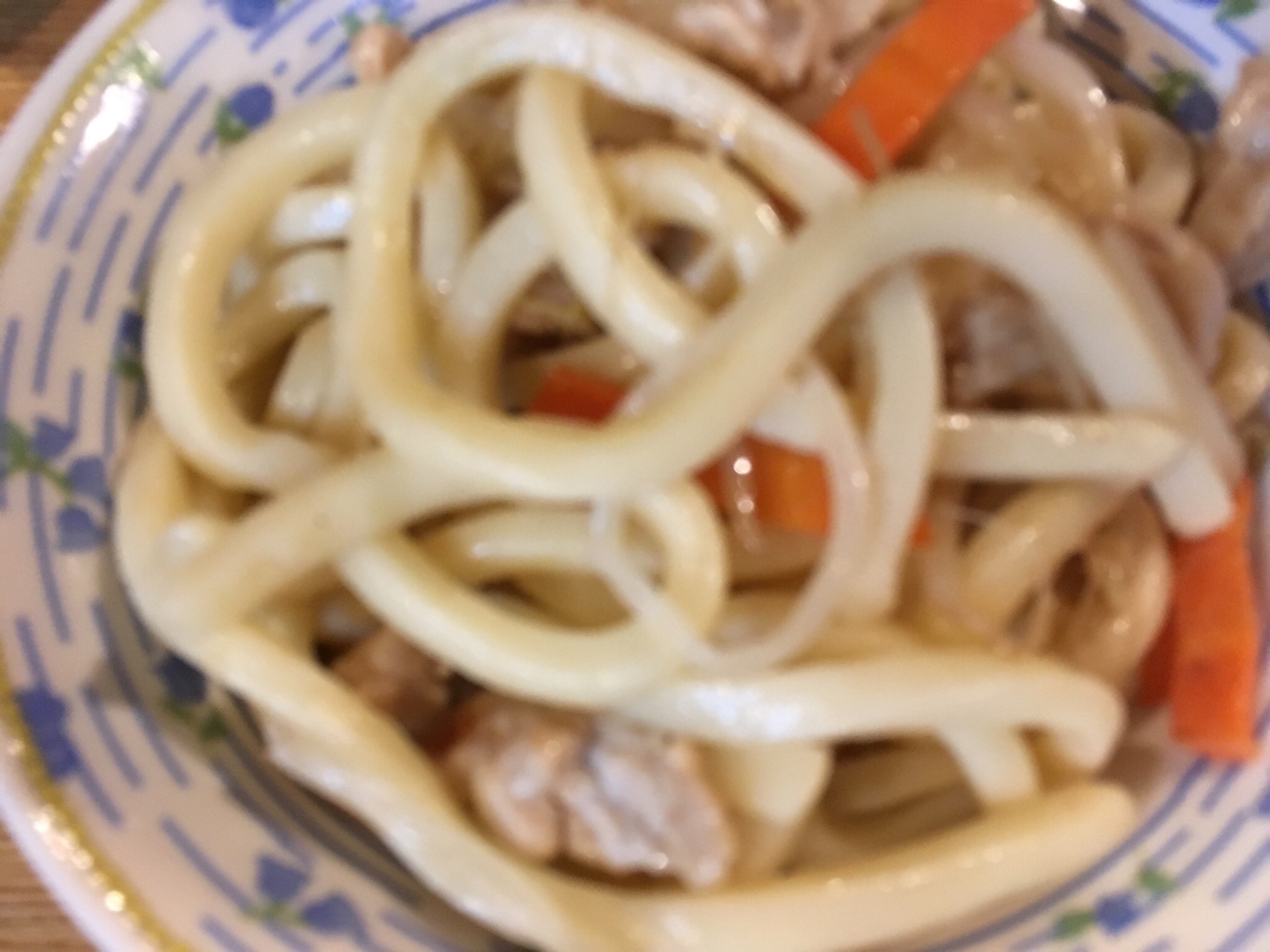 豚肉ともやしと人参のバターしょうゆ焼きうどん