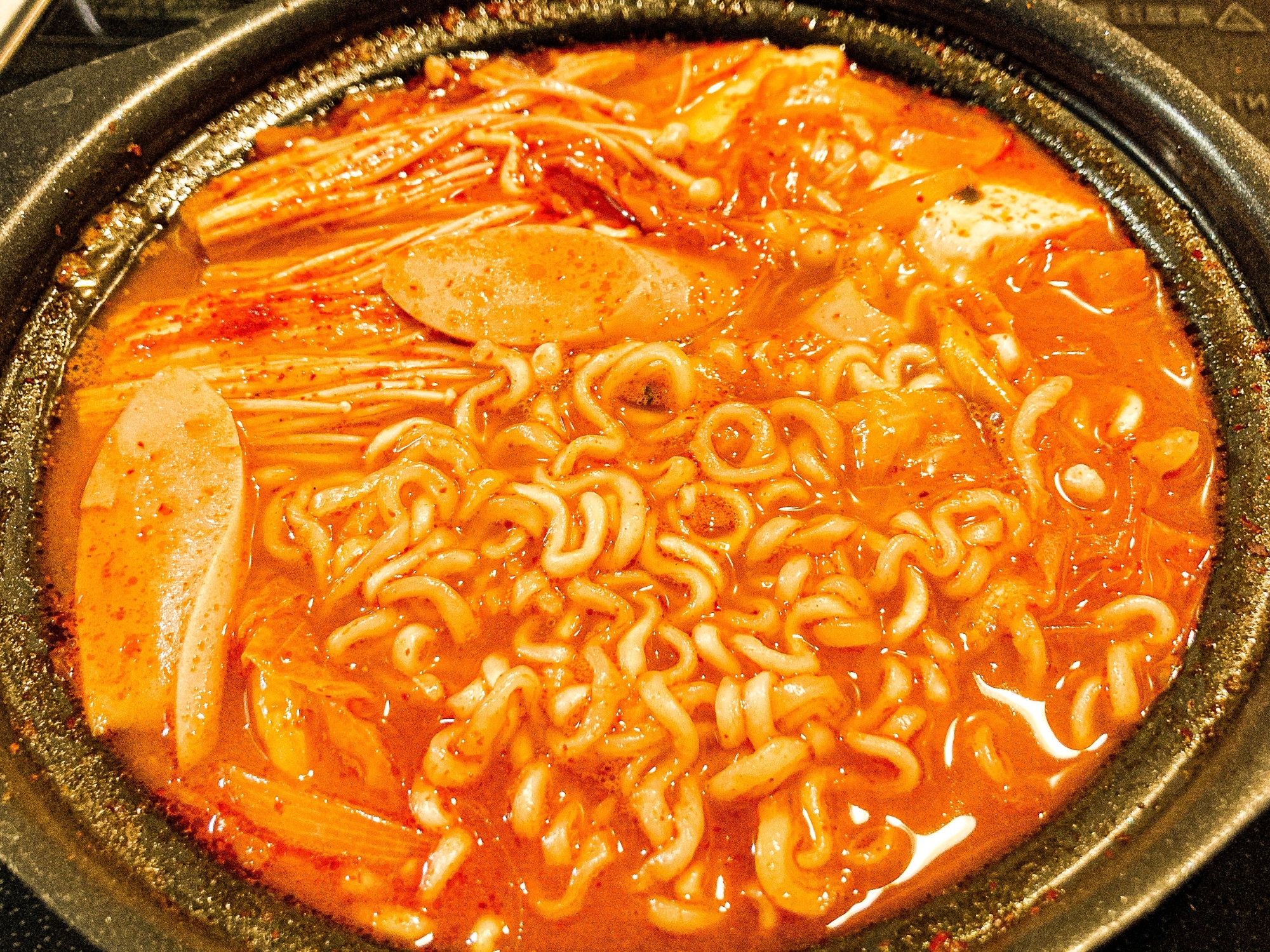 サリ麺で韓国プデチゲ
